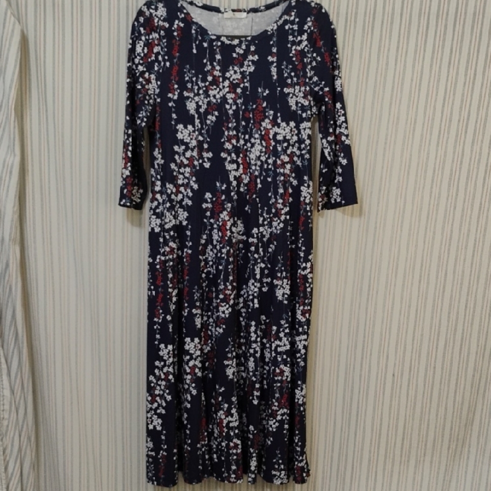 Hot Touch Navy Floral Dress With 3/4 Length Sleeves.  L